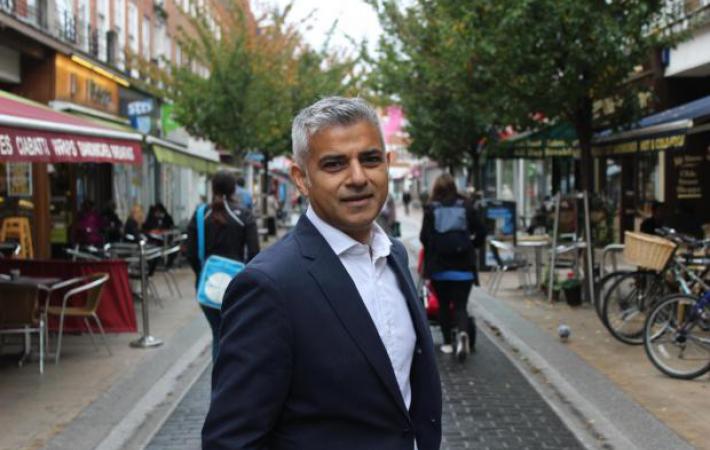 Садик Хан моли гражданите на Лондон да запазят европейското си гражданство