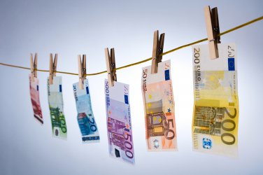 Чуждите инвестиции в България се свиха с над 30% за девет месеца