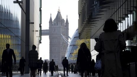 Великобритания насърчава британците да се върнат на работа
