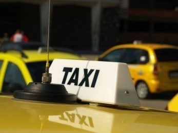 TAXI DRAG RACE: Uber vs electric London Black Cab vs private hire – which is quickest?