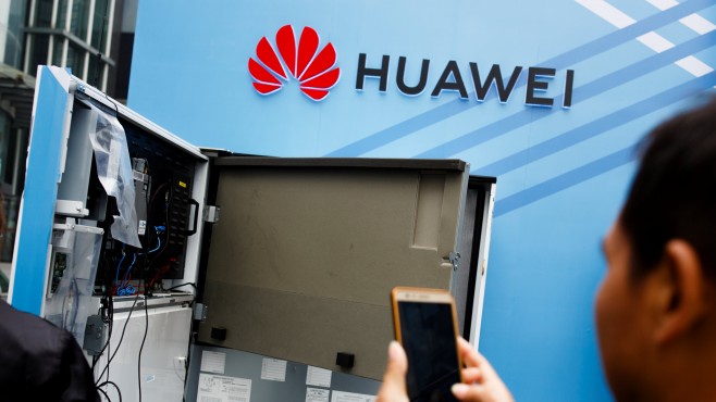 Лондон забрани участието на Huawei в 5G под натиска на САЩ
