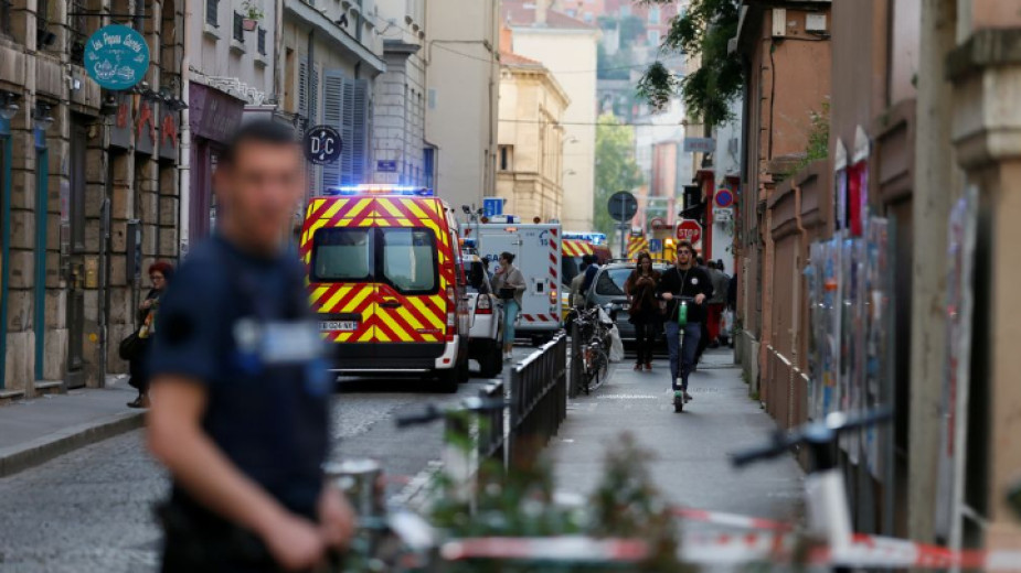 Най-малко 13 души бяха ранени при бомбен атентат в Лион