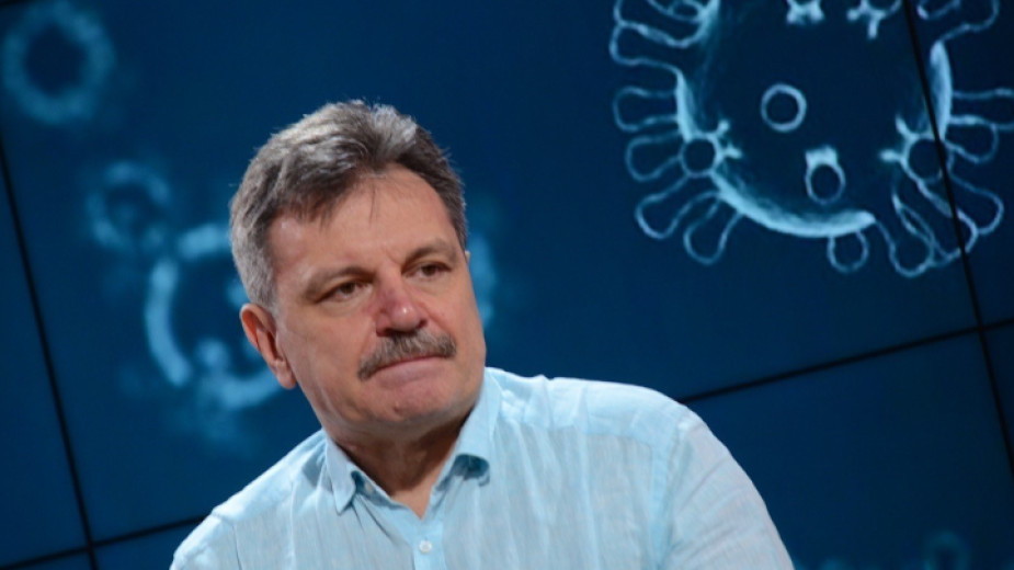Д-р Ал. Симидчиев: Изборът на ваксина трябва да стане максимално бързо