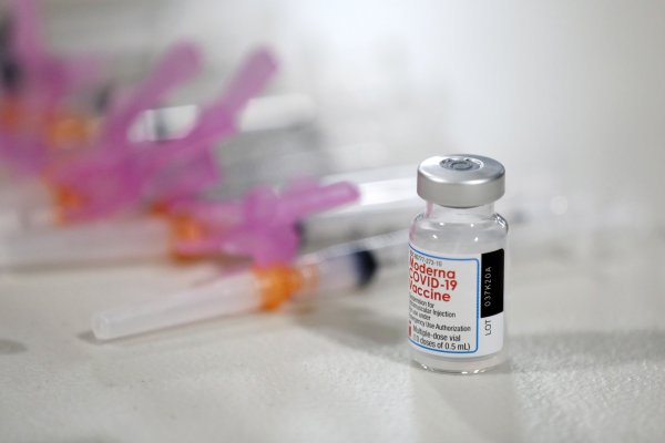 Разработвана от “Бионтех” ваксина срещу рак успява да спре растежа на тумора