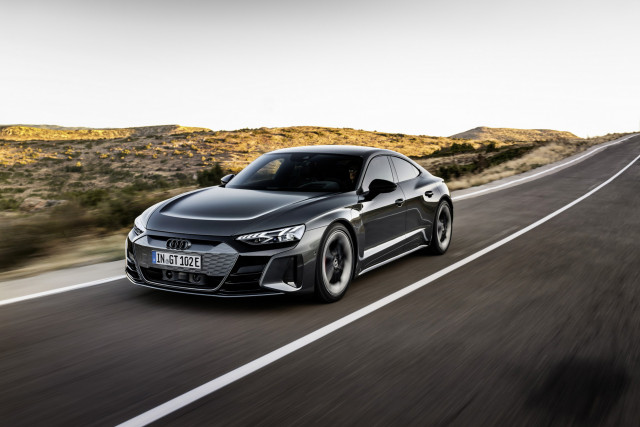 NEW Audi RS e-tron GT Review