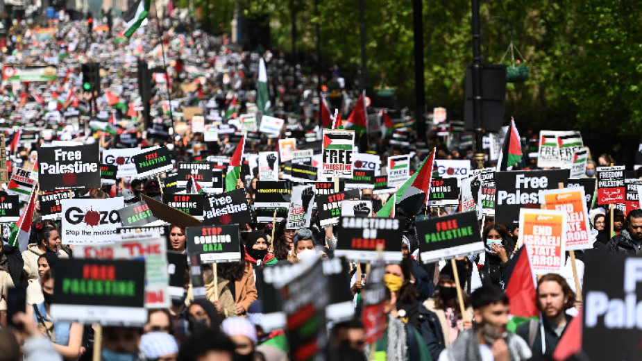 В Лондон протестираха хиляди хора, солидарни с палестинския народ