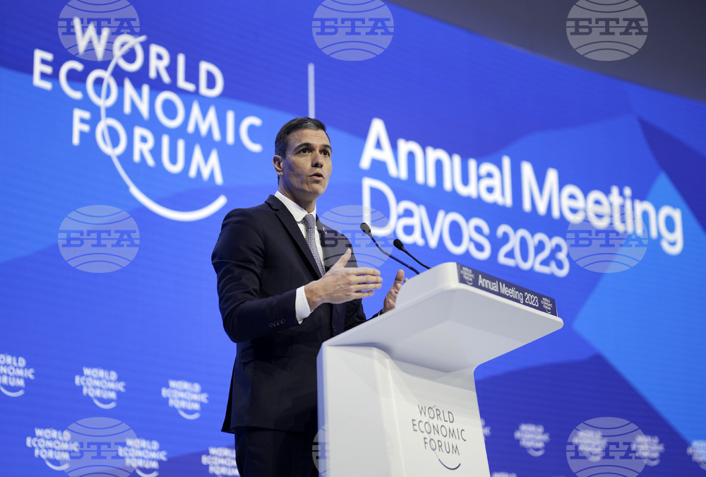 Испанският премиер се обяви в Давос за преговори с Путин