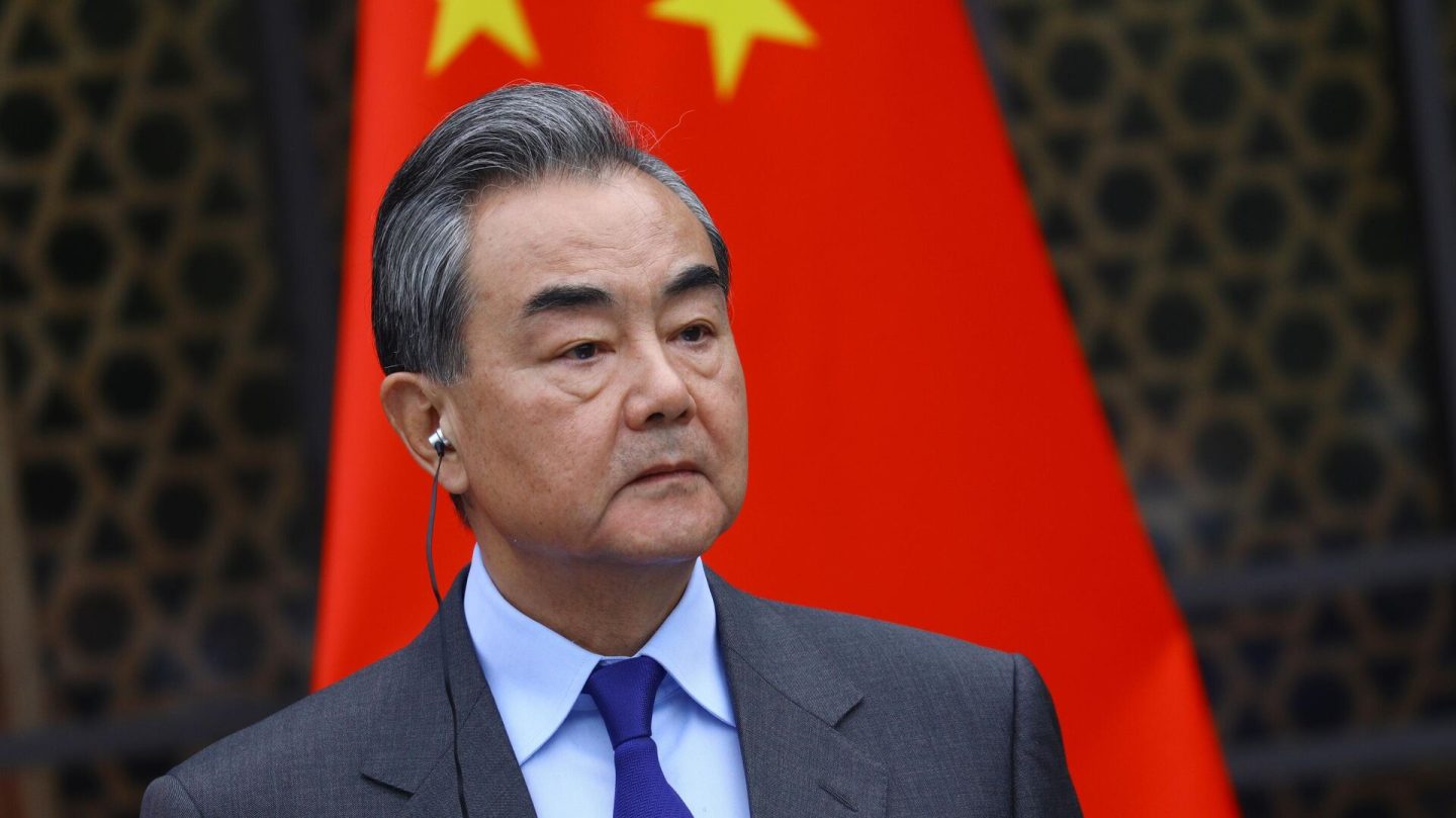 Китайският парламент назначи Ван И за външен министър