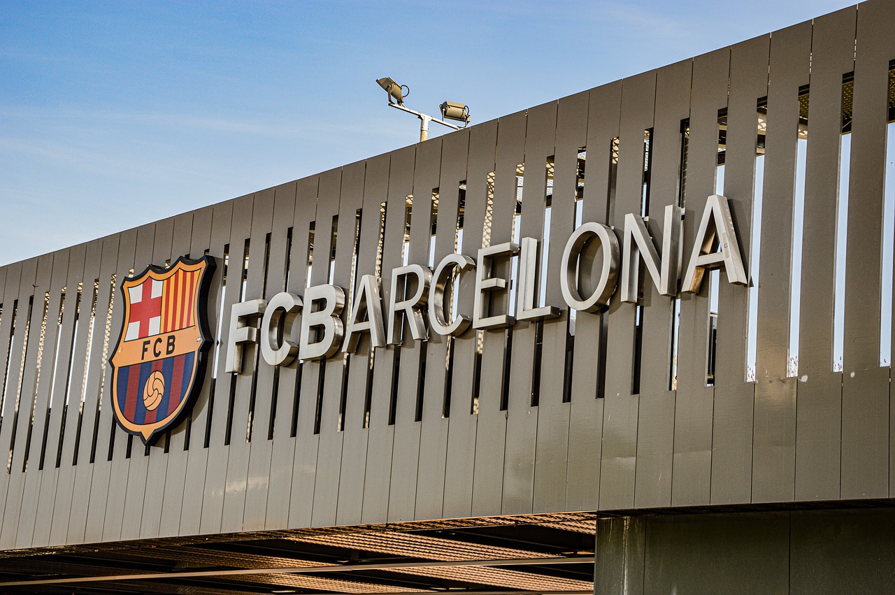 Неймар се договори с Барселона със заплата от 13 милиона евро годишно